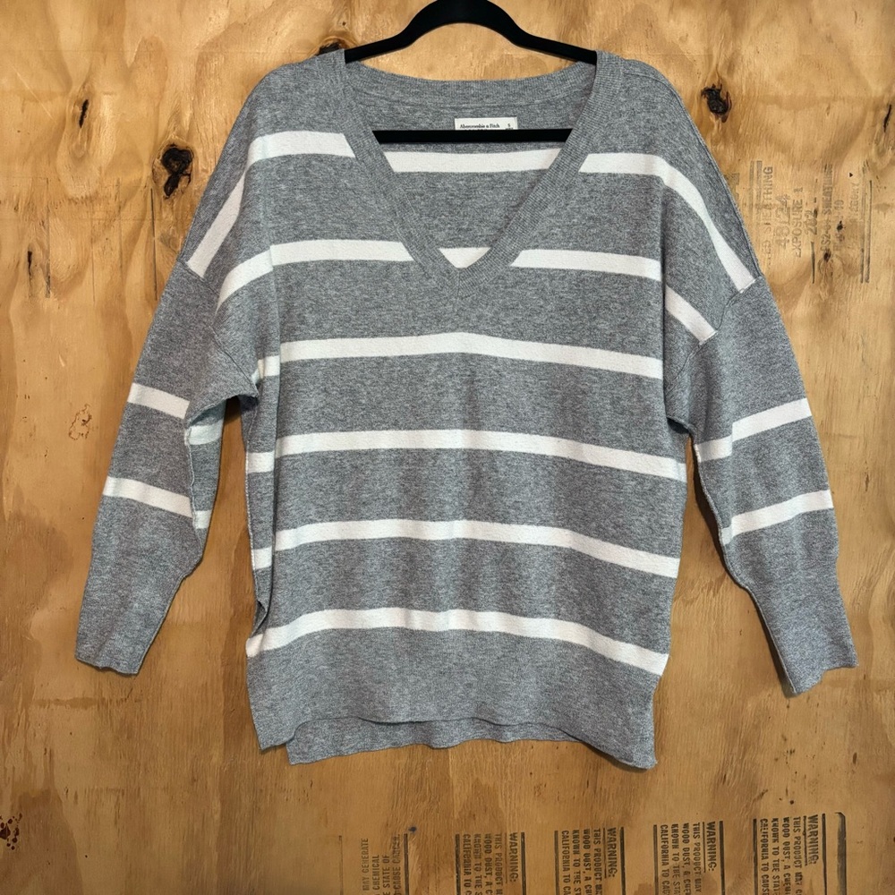 Abercrombie & Fitch Soft Collection Gray White Stripe Oversized Sweater Sz S
